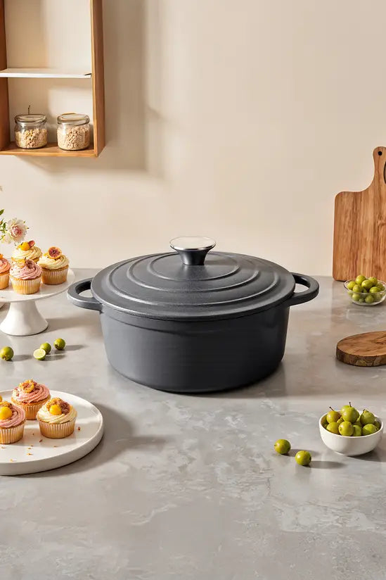 Premium Enamelled Cast Iron Dutch Oven, 2L/5L/6L, Non-Stick Interior, Airtight Lid, Oven Safe Up to 250℃, for Gas/Electric/Induction Hobs